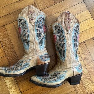 Corral heart and wing western boots 8.5M